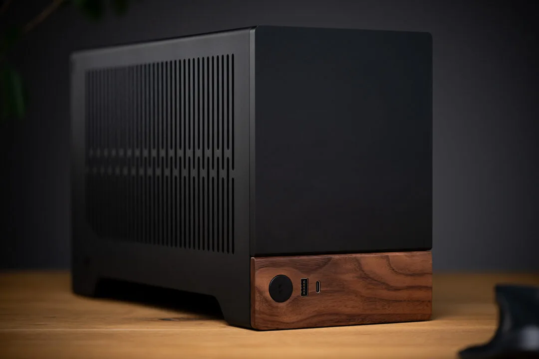 Fractal Design Terra Graphite Mobile Workstation-1