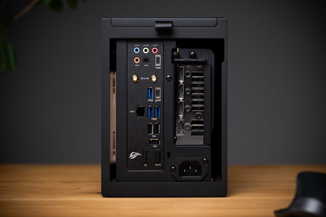 Fractal Design Terra Graphite Mobile Workstation-5